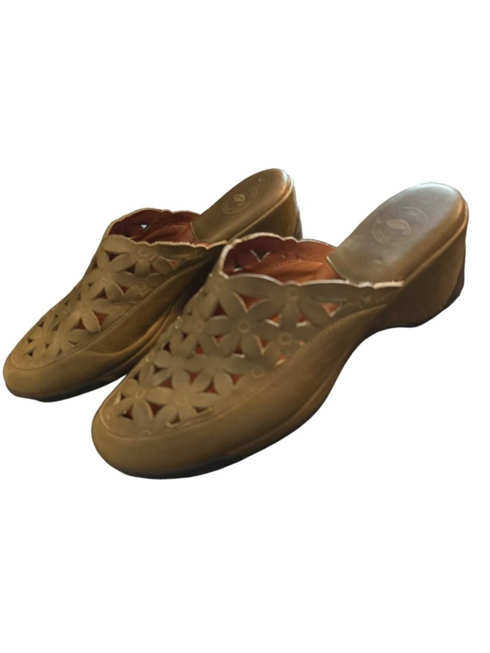 Nurture Slip On Wedges Green Leather Sandals Cut Out Flower Pattern Size 11